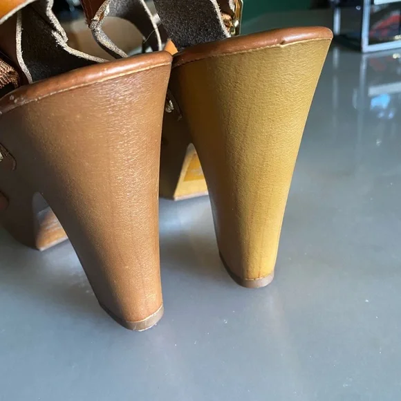 Mossimo Supply Co. Brown Platform Sandals - Picture 6 of 12